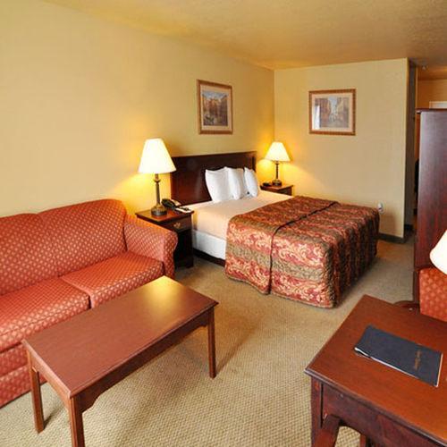 Econo Lodge Inn & Suites Greenbrier Ruang foto