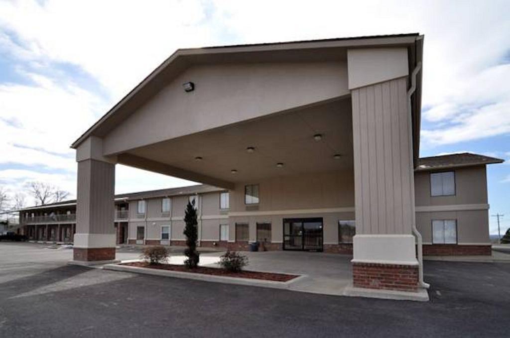 Econo Lodge Inn & Suites Greenbrier Bagian luar foto