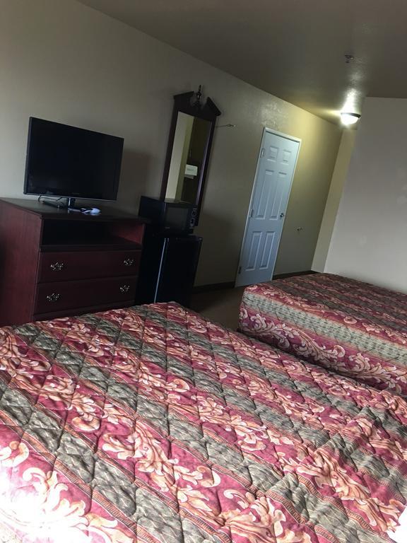 Econo Lodge Inn & Suites Greenbrier Bagian luar foto