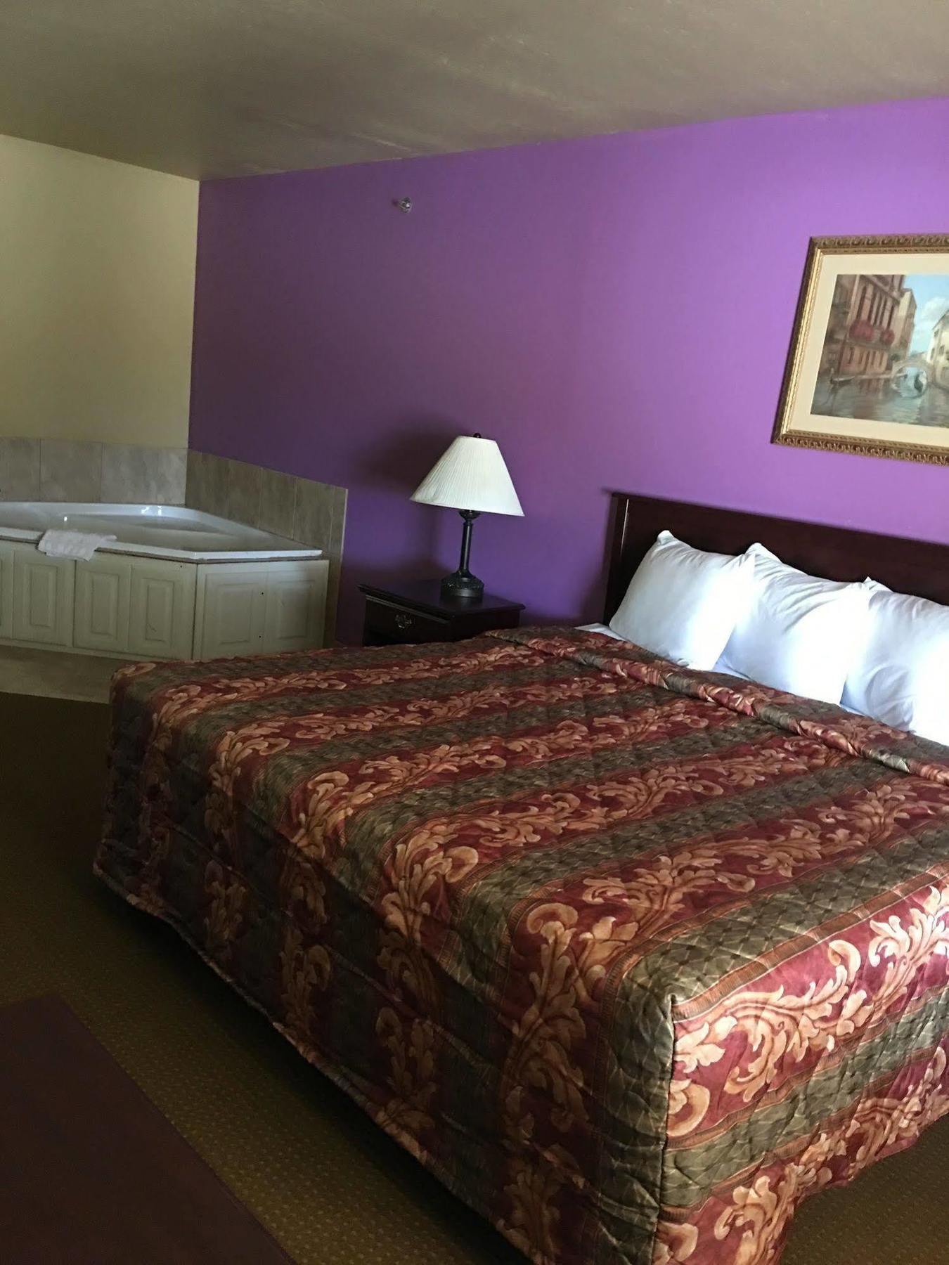 Econo Lodge Inn & Suites Greenbrier Bagian luar foto
